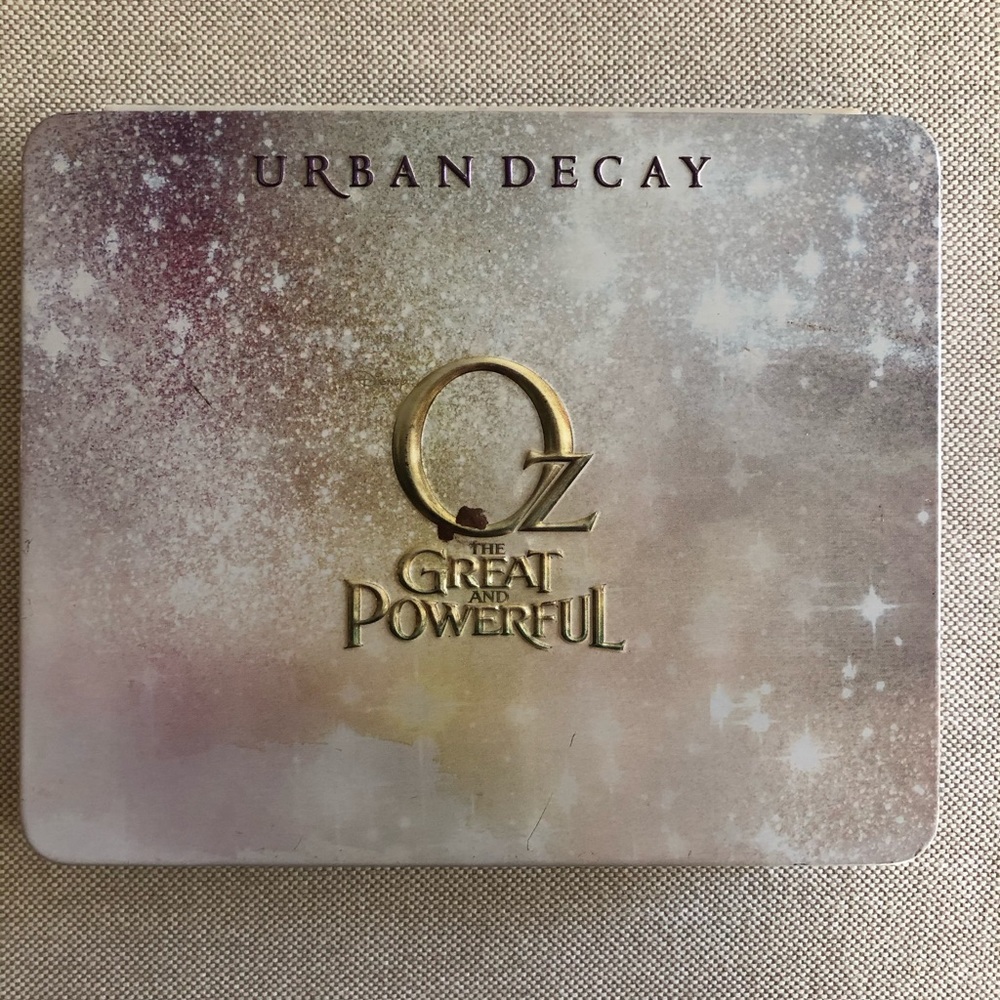Urban Decay Powerful Oz palette